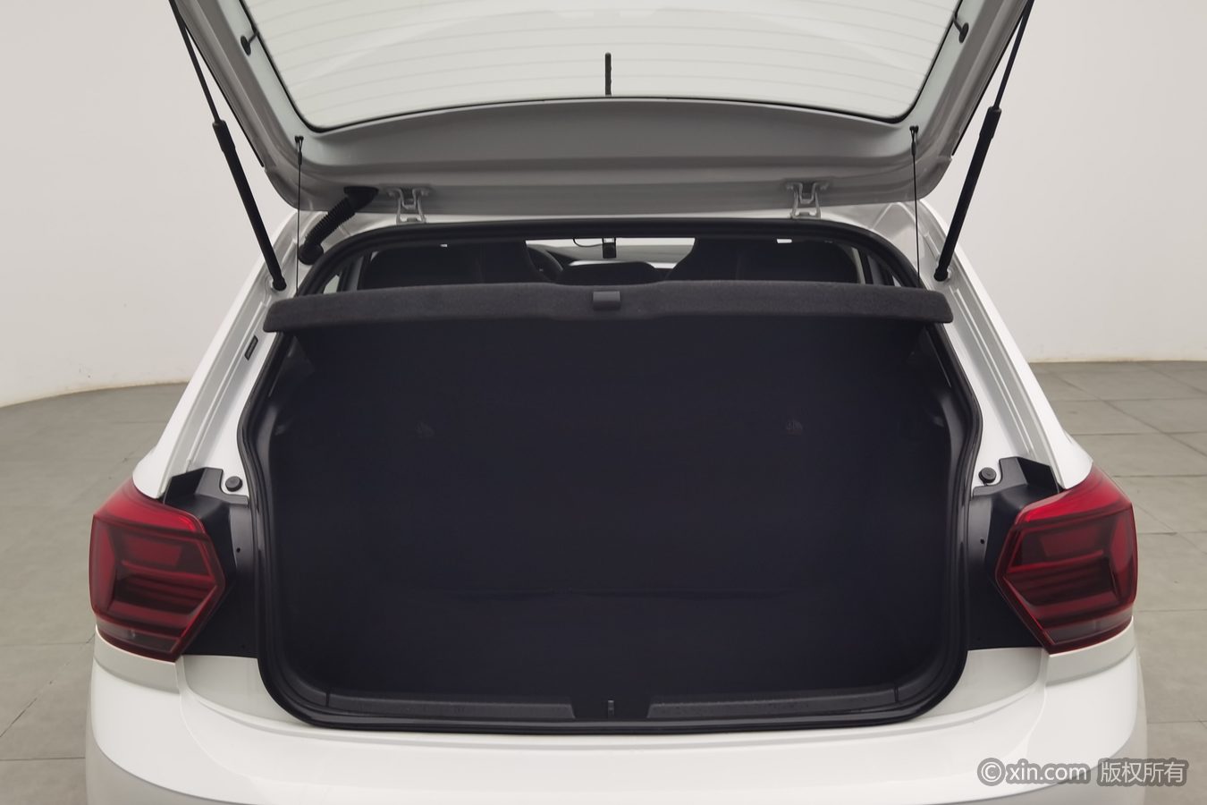 Volkswagen Polo 2023 car image #17