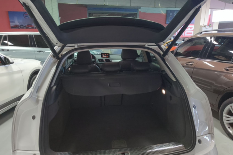 Audi Q3 2017 car image #19