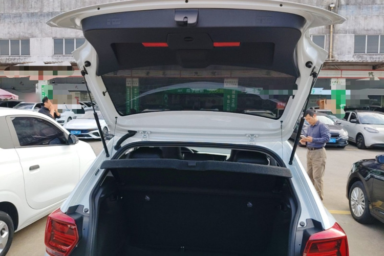 Volkswagen Polo 2023 car image #19