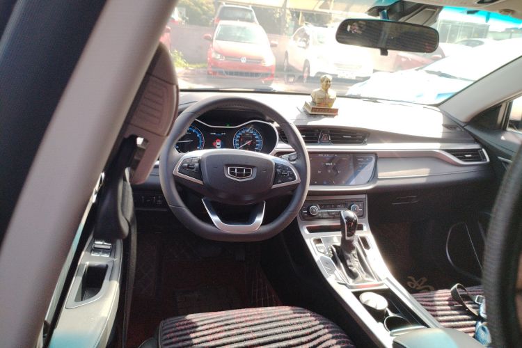 GEELY Emgrand 2019 imagen de coche #11