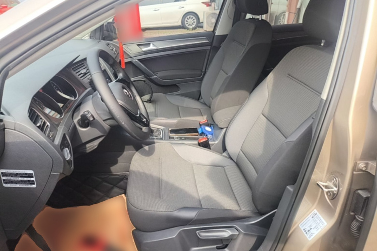 Volkswagen Golf 2016 car image #19
