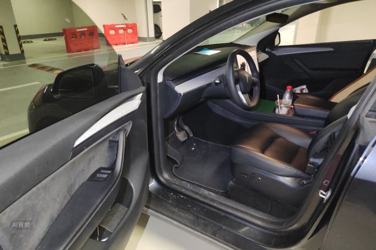 Tesla Model Y 2024 #18 Tesla Model Y 2024 car image #18