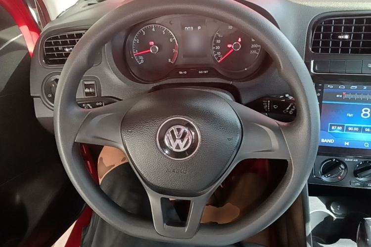 Volkswagen Polo 2018 car image #11