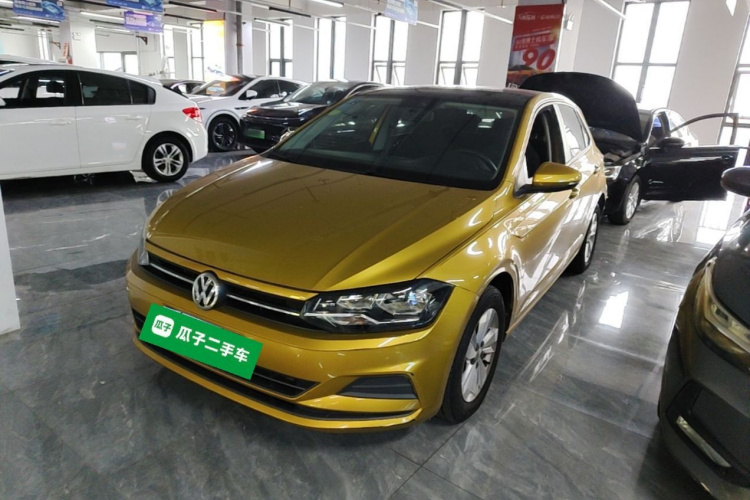 Volkswagen Polo 2020 car image #2