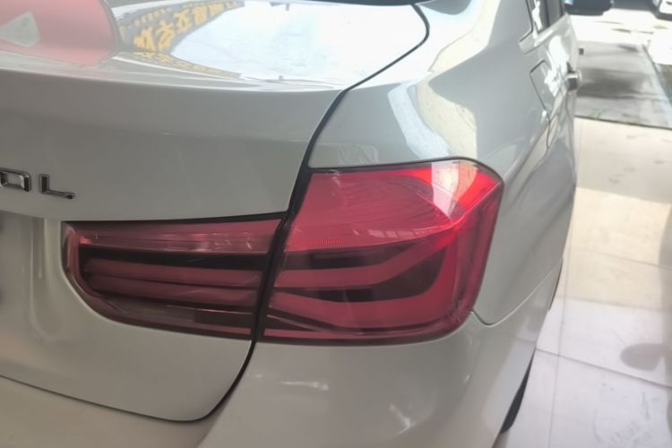 BMW 3 Series 2018 car image #8
