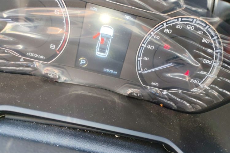 GEELY Vision X6 2024 car image #8