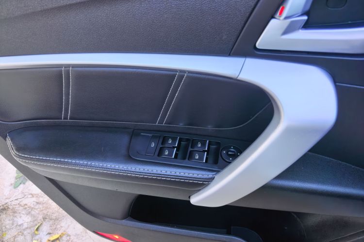 GEELY Emgrand 2016 car image #14