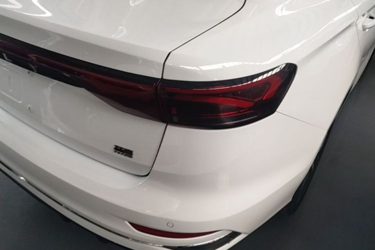 GEELY Emgrand 2021 car image #8