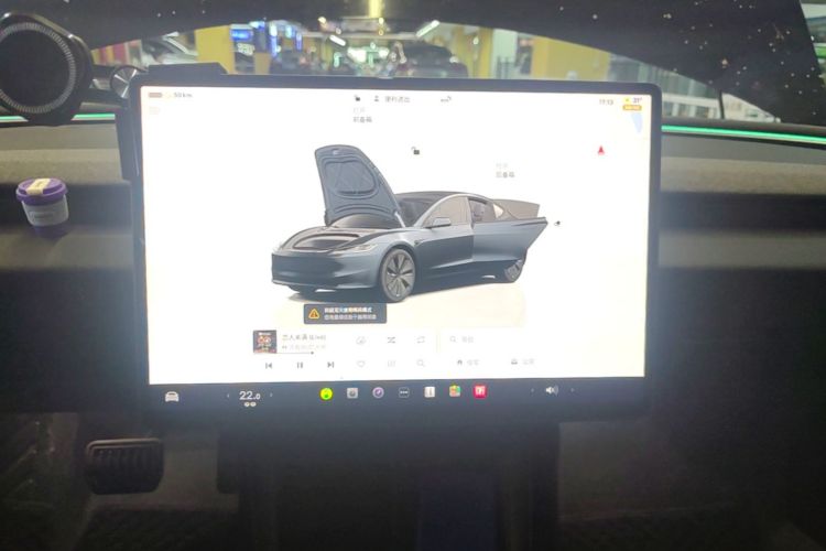 Tesla Model 3 2024 immagine di auto #13
