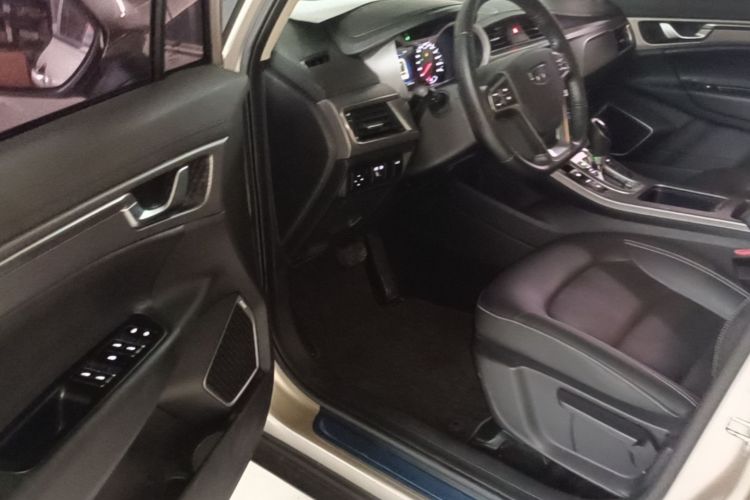 GEELY Emgrand GS 2018 car image #16