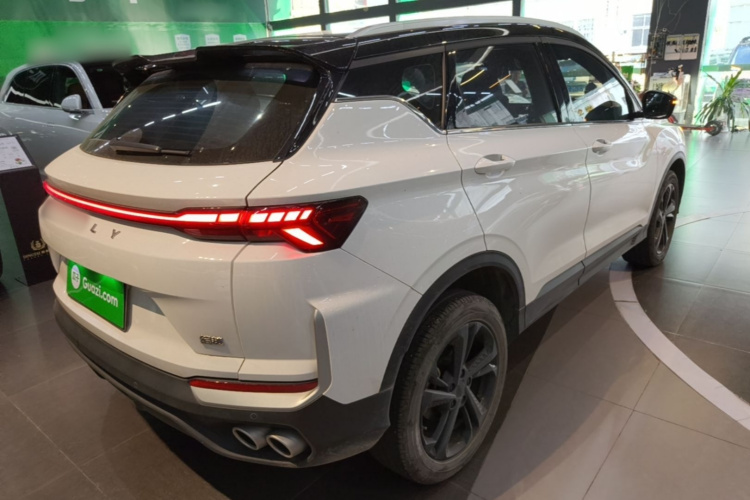 GEELY Coolray 2025 صورة سيارة #5