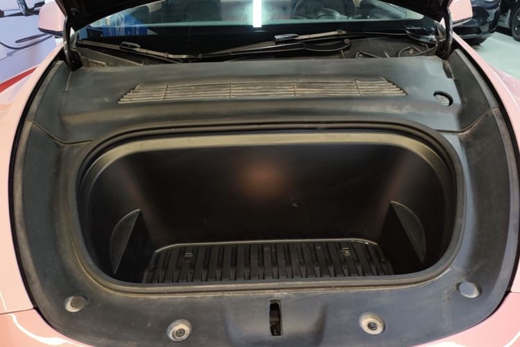 Tesla Model Y 2024 #20 Tesla Model Y 2024 car image #20