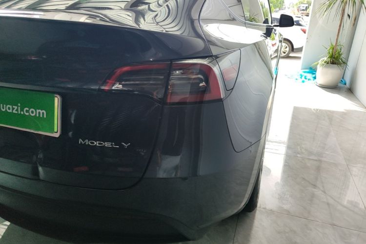 Tesla Model Y 2024 #8 Tesla Model Y 2024 car image #8