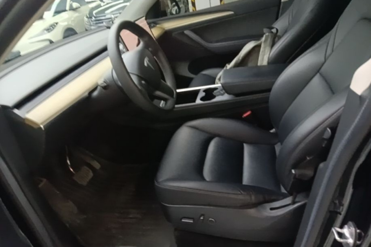 Tesla Model Y 2023 #15 Tesla Model Y 2023 car image #15