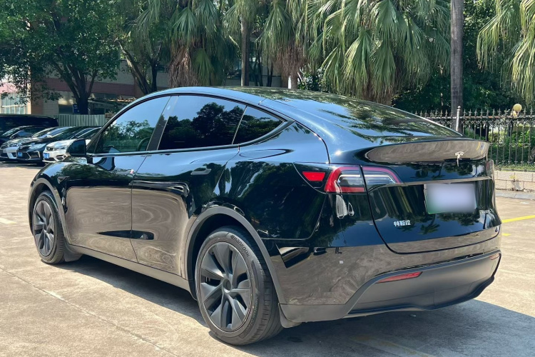 Tesla Model Y 2024 #10 Tesla Model Y 2024 immagine di auto #10