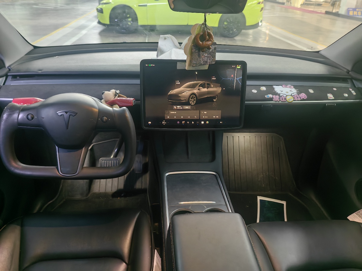 Tesla Model Y 2023 car image #4