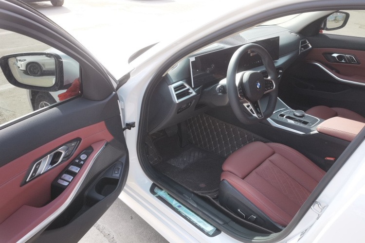 BMW 3 Series 2025 car image #16