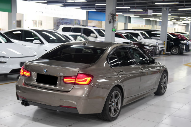 BMW 3 Series 2018 car image #4