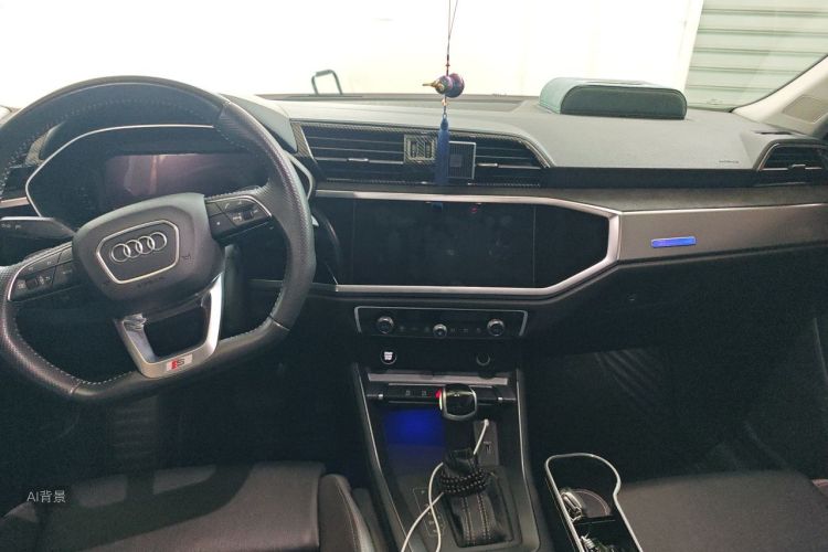 Audi Q3 2021 immagine di auto #11