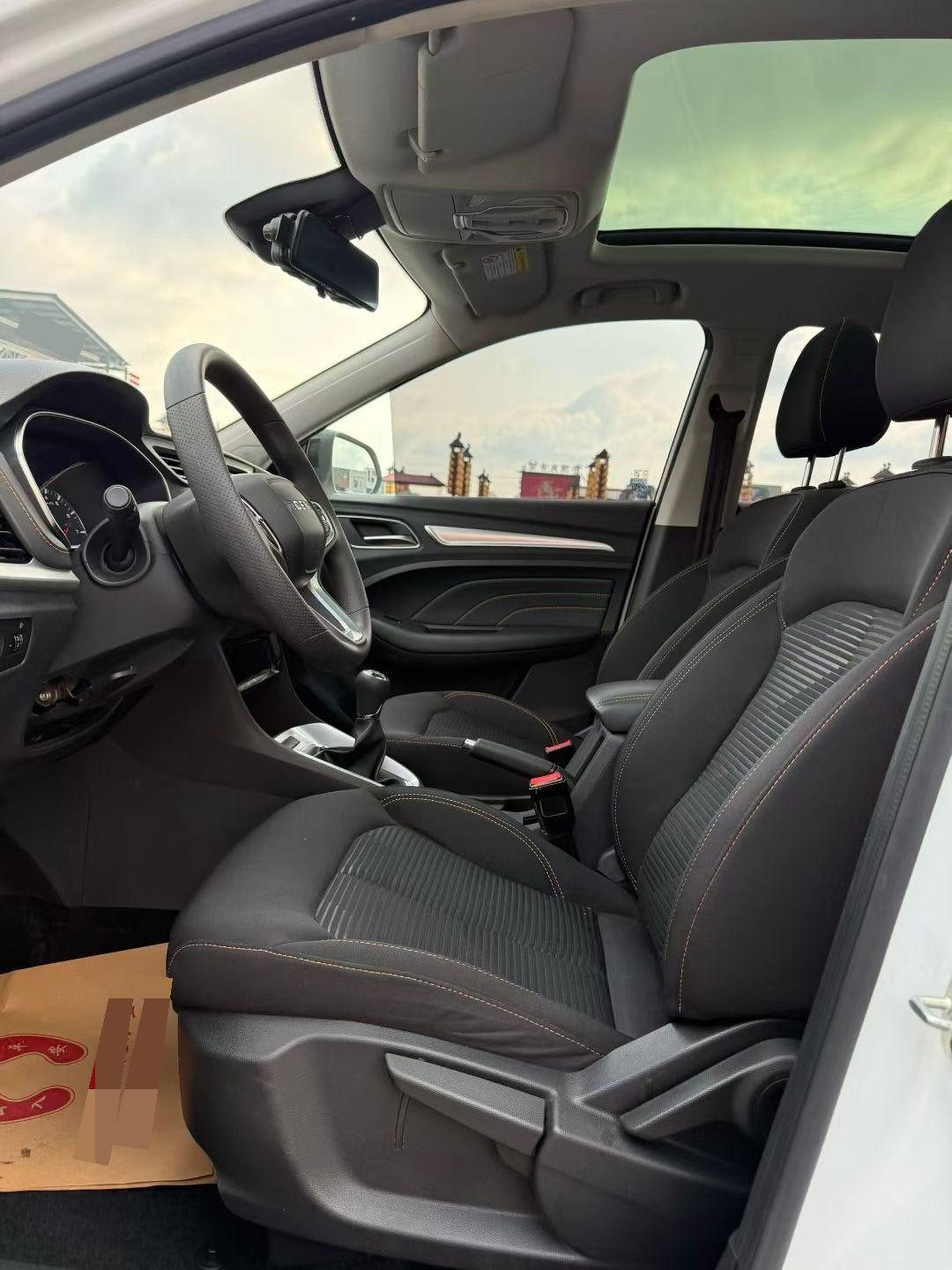 Roewe RX3 2023 изображение автомобиля #7