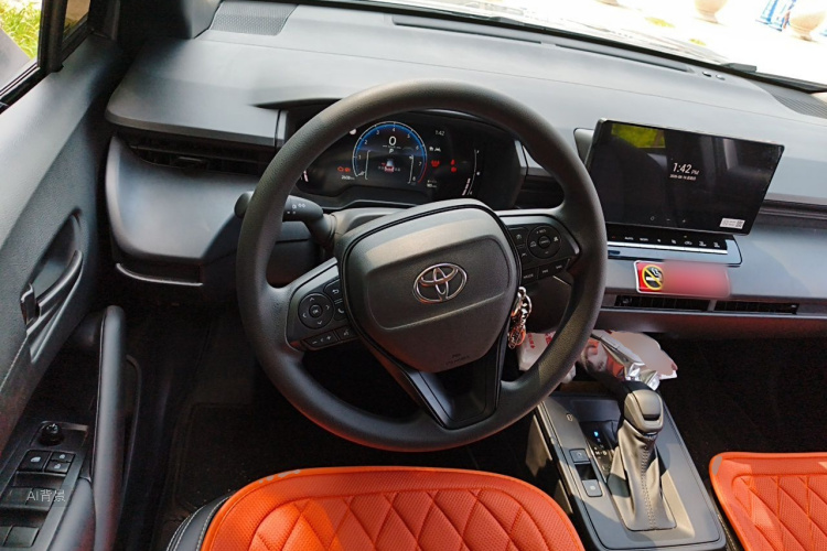Toyota Corolla Cross 2026 #12 Toyota Corolla Cross 2026 car image #12