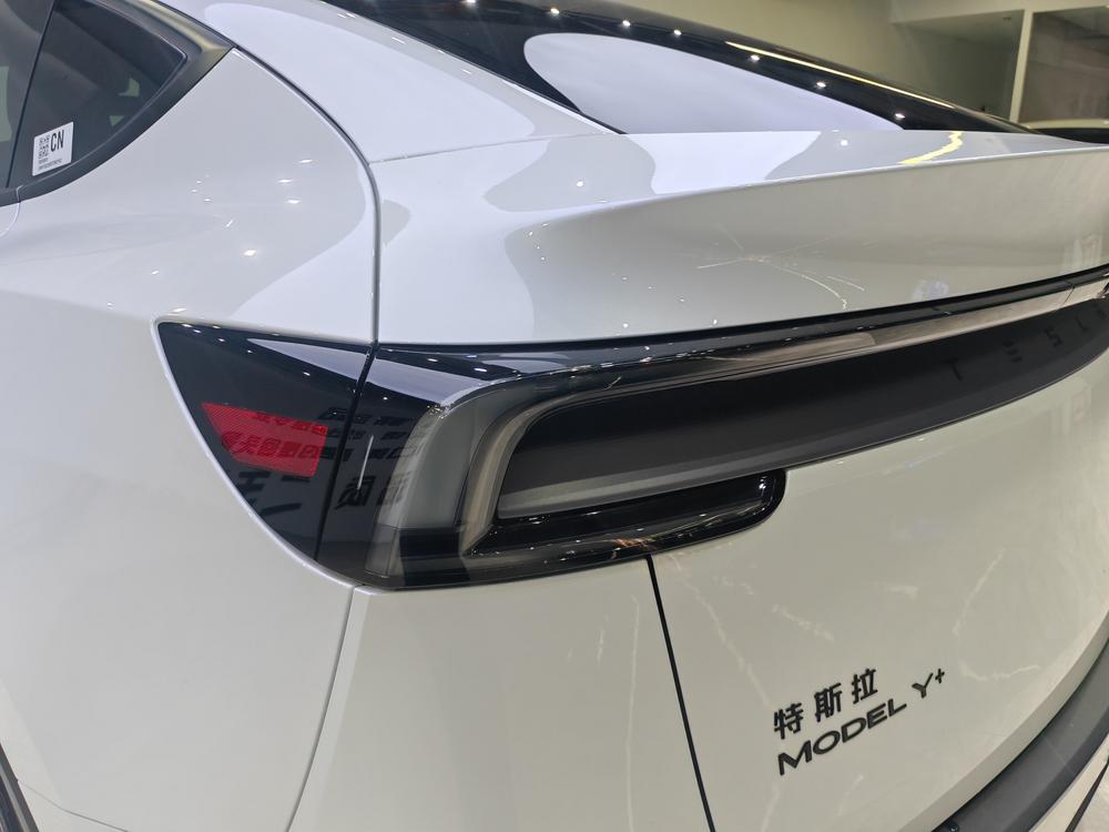 Tesla Model Y 2026 #9 Tesla Model Y 2026 immagine di auto #9