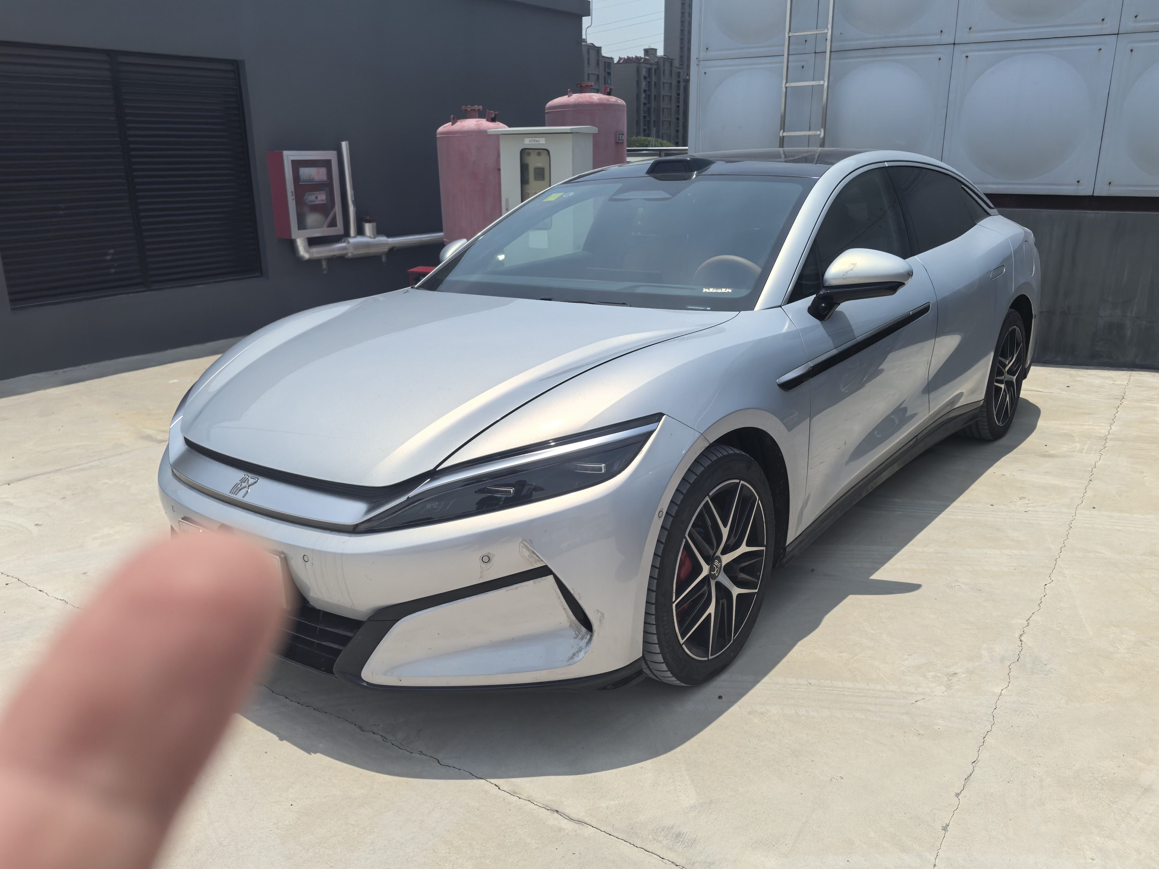 BYD HanL 2025 car image 