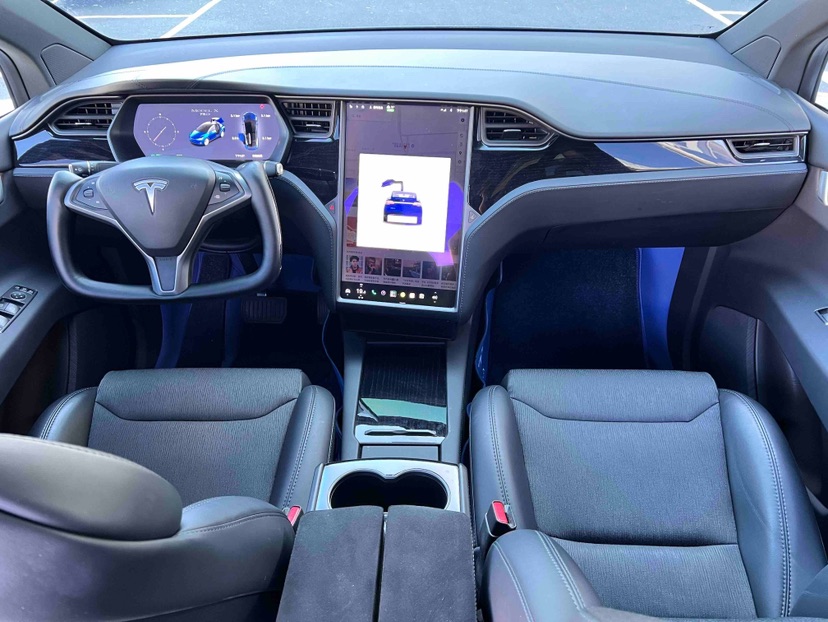 Tesla Model X 2019 car image #8