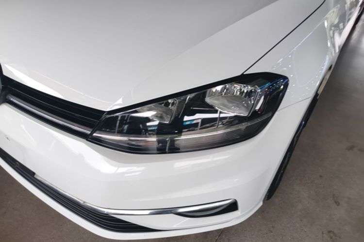 Volkswagen Golf 2020 car image #23