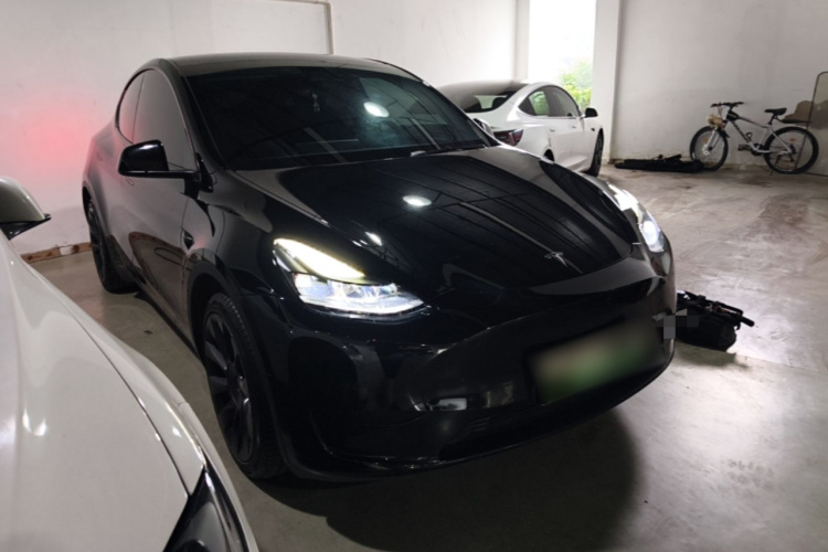 Tesla Model Y 2022 #4 Tesla Model Y 2022 car image #4