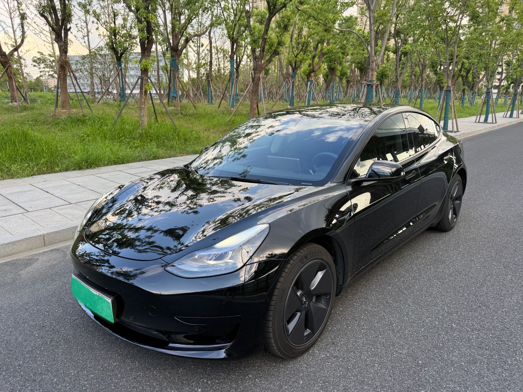 Tesla Model 3 2022 car image 