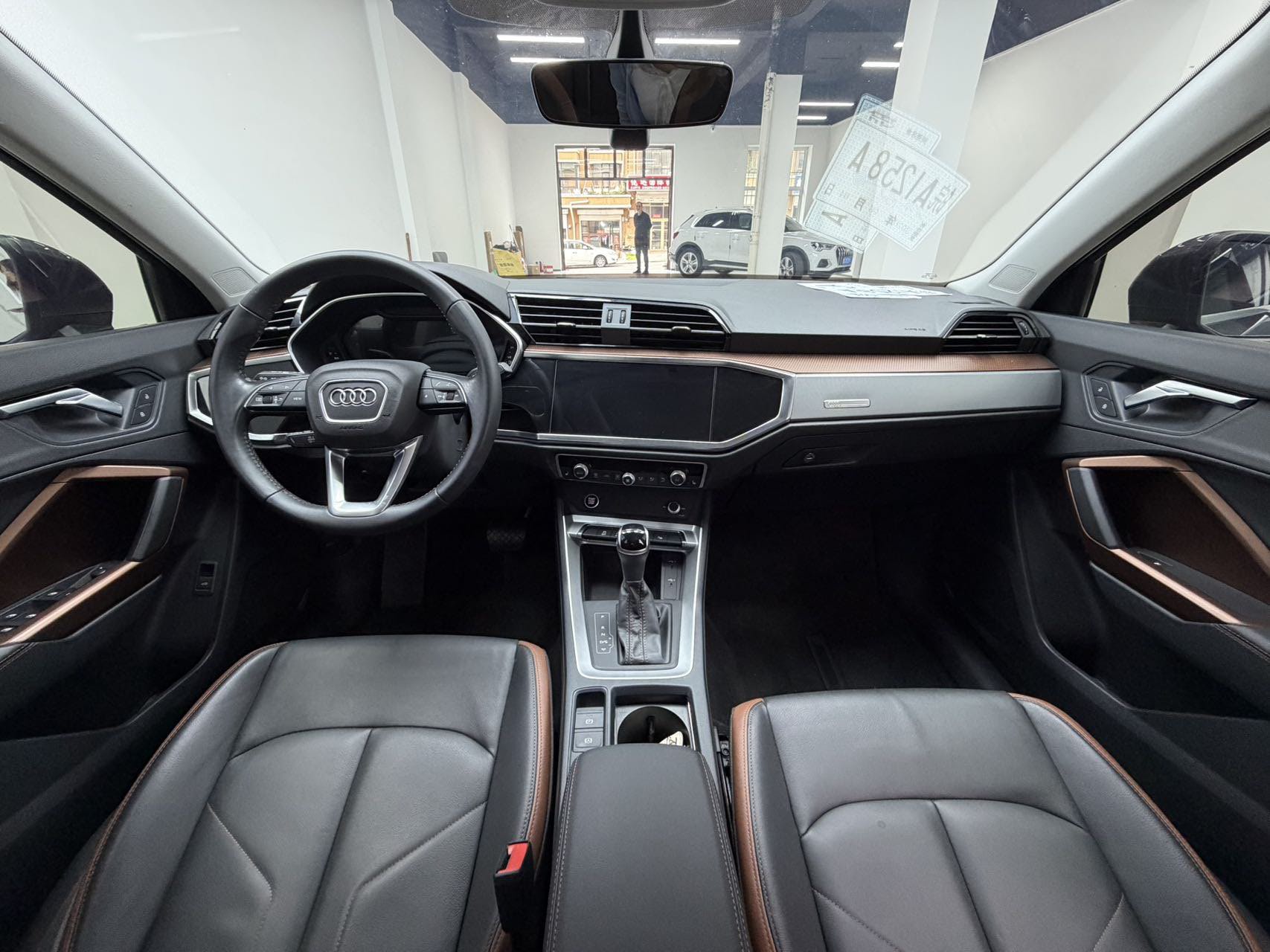 Audi Q3 2022 car image #14