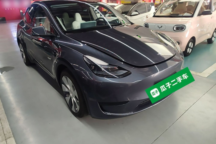 Tesla Model Y 2022 immagine di auto #4