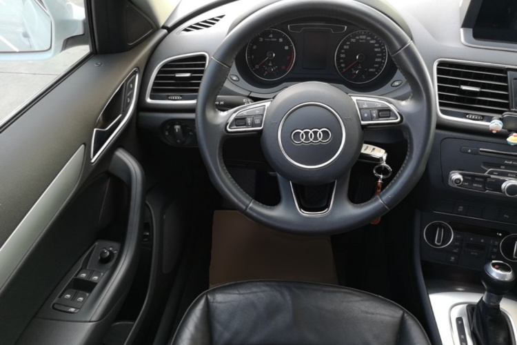 Audi Q3 2019 #11 Audi Q3 2019 car image #11