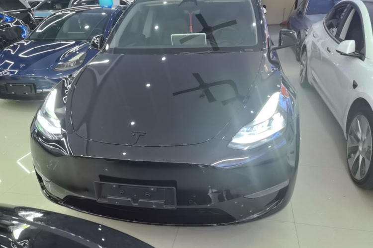 Tesla Model Y 2023 #3 Tesla Model Y 2023 car image #3