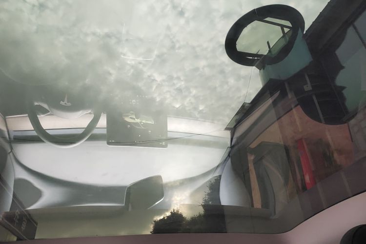 Tesla Model Y 2023 car image #18