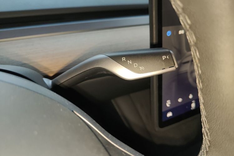 Tesla Model Y 2022 #14 Tesla Model Y 2022 car image #14