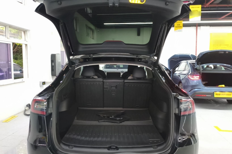 Tesla Model Y 2022 #19 Tesla Model Y 2022 car image #19