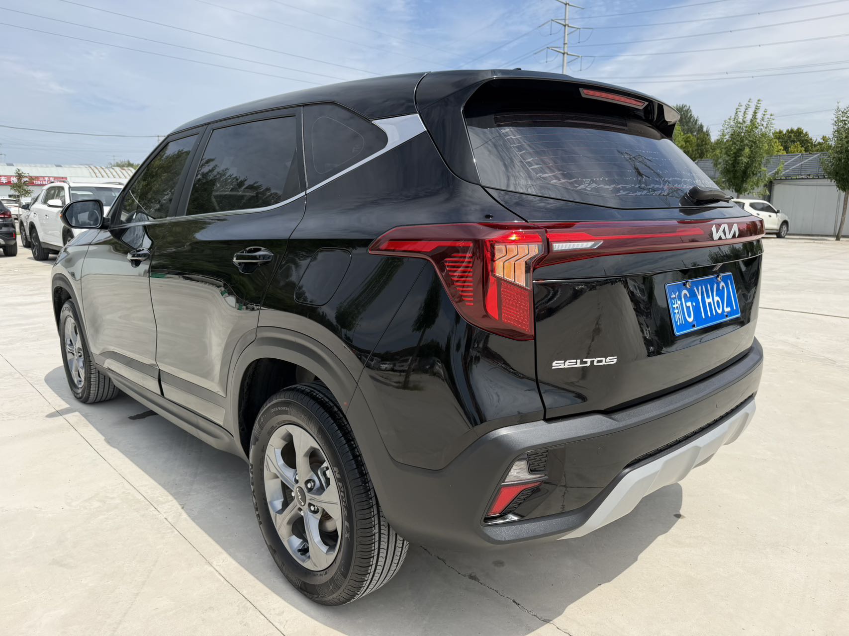 Kia Seltos 2023 car image #4