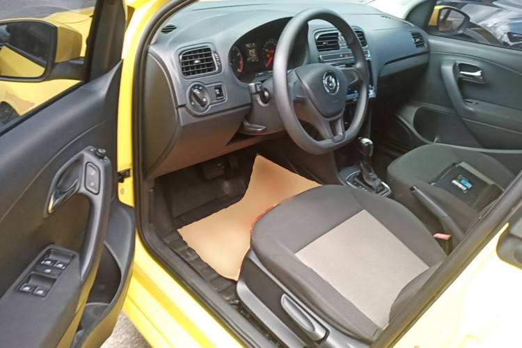 Volkswagen Polo 2017 car image #16