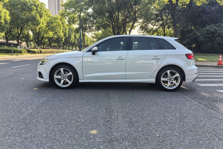 Audi A3 2019 car image #6