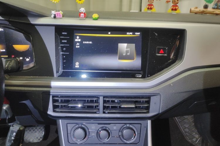 Volkswagen Polo 2023 car image #13