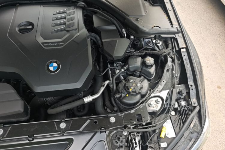 BMW 3 Series 2025 car image #24