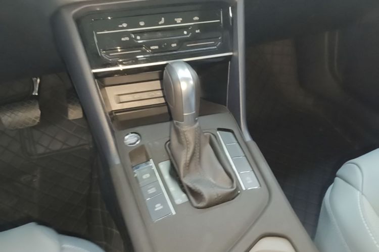 Volkswagen Tharu 2025 car image #14