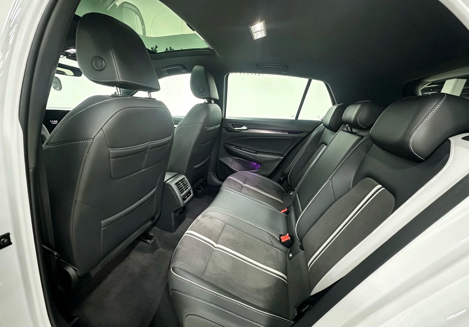 2023 #8 2023 immagine di auto #8