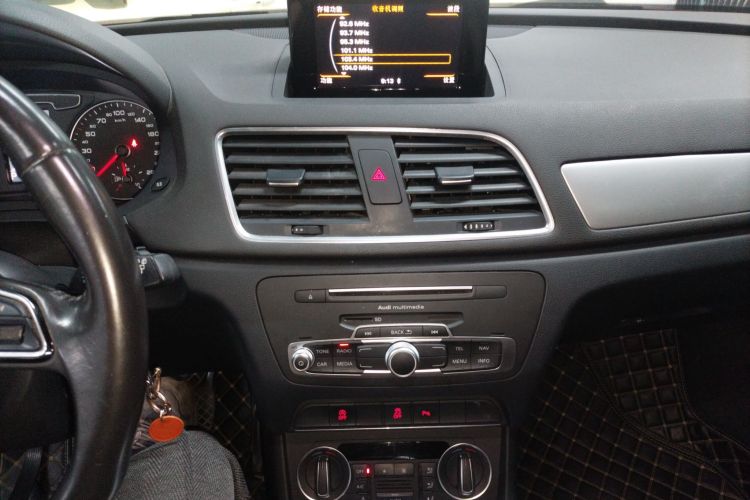 Audi Q3 2017 image de voiture #13