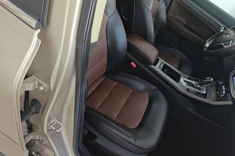 GEELY Emgrand GS 2017 car image #24