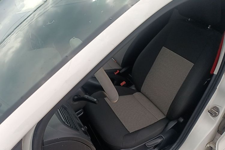 Volkswagen Polo 2016 car image #15
