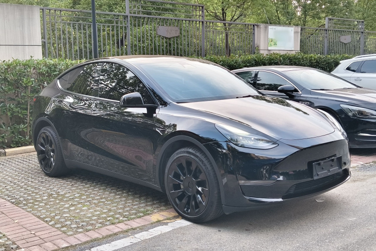 Tesla Model Y 2023 #4 Tesla Model Y 2023 immagine di auto #4