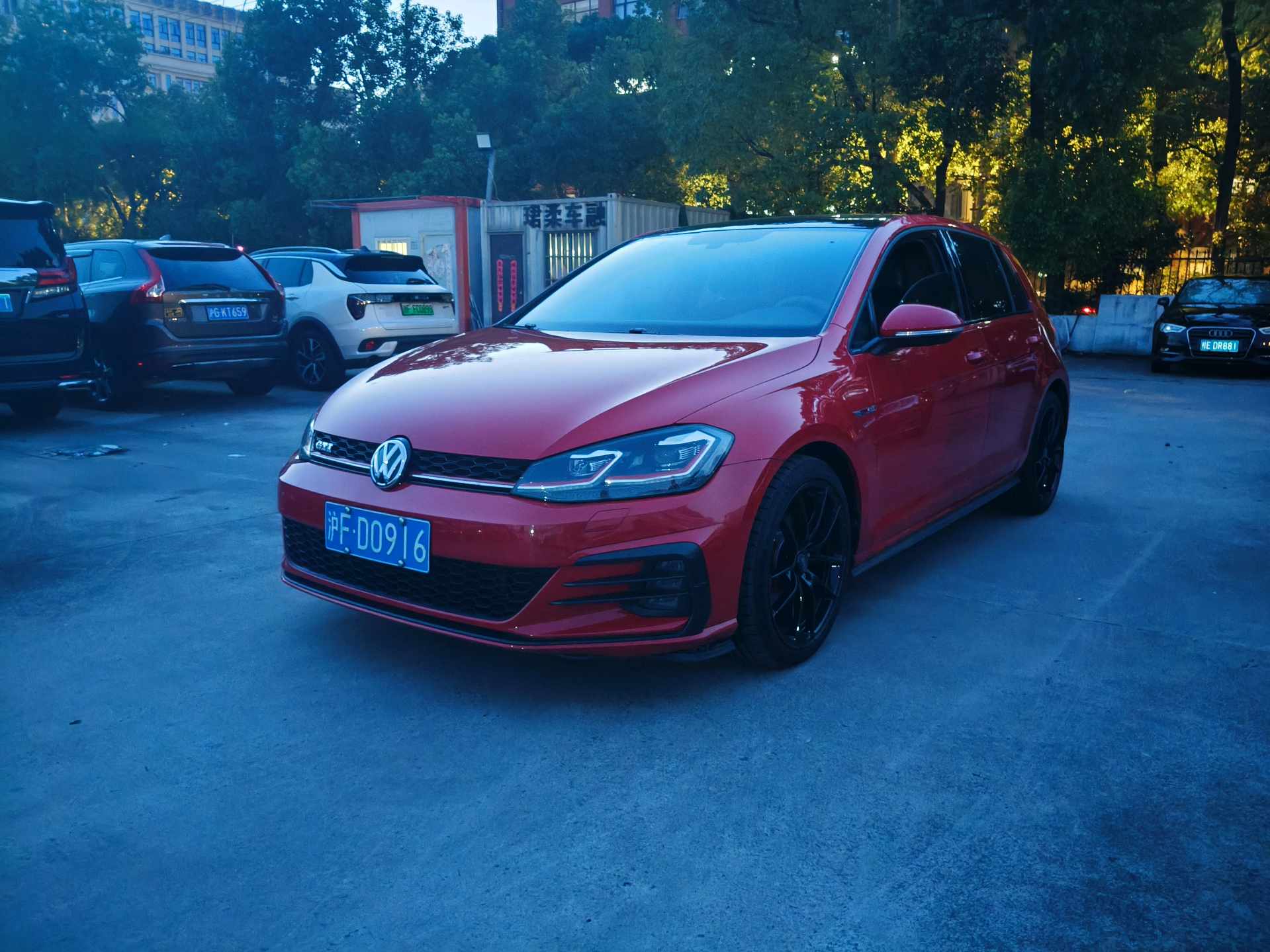 Volkswagen GolfGTI 2018 Volkswagen GolfGTI 2018 car image